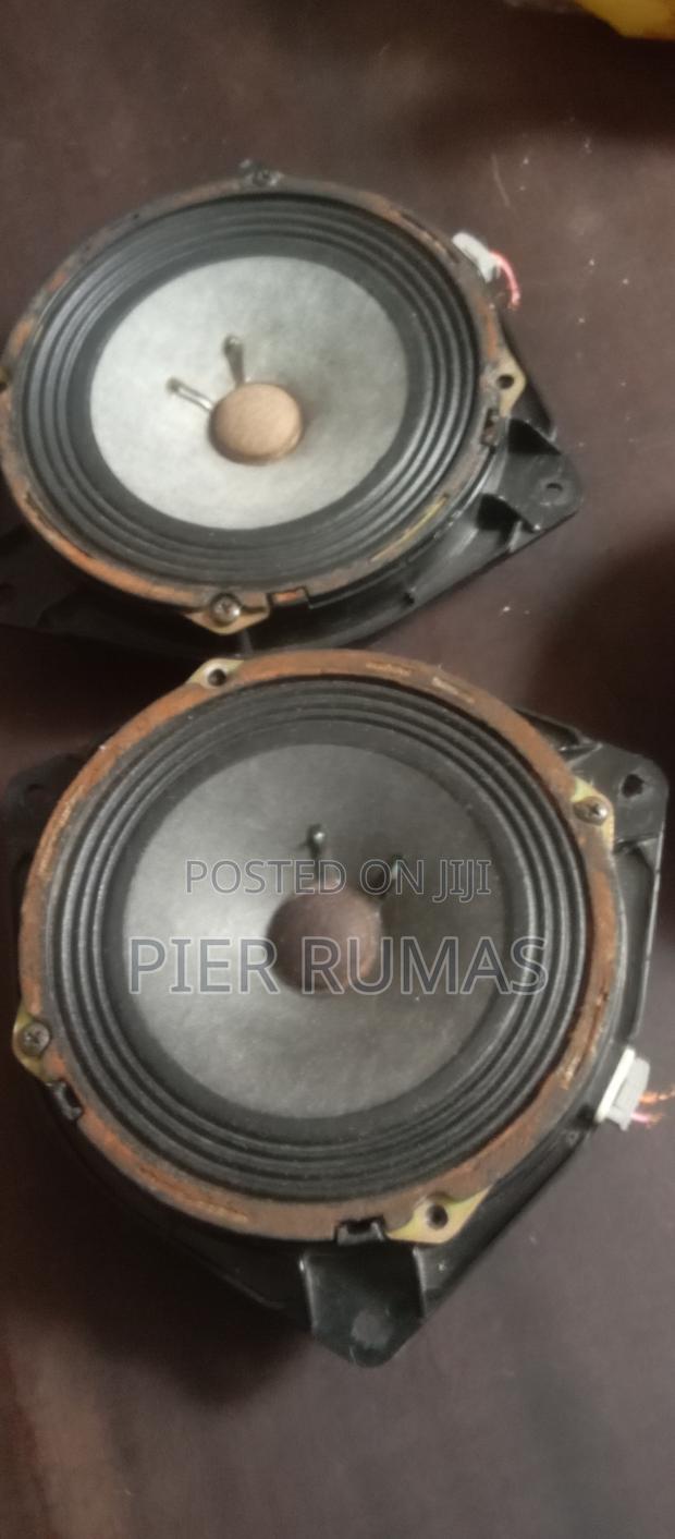 2 JBL Speakers - main view