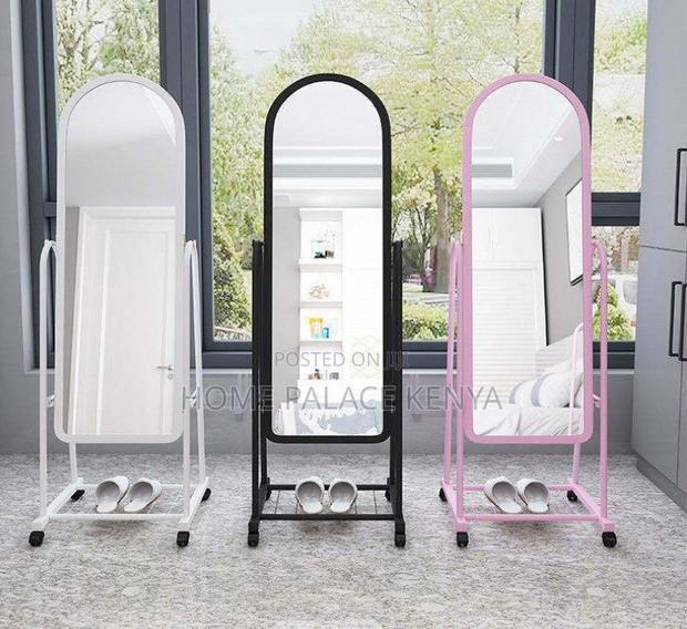 Bedroom Mirror: Smooth Rolling Steel Image Mirror - thumbnail 7