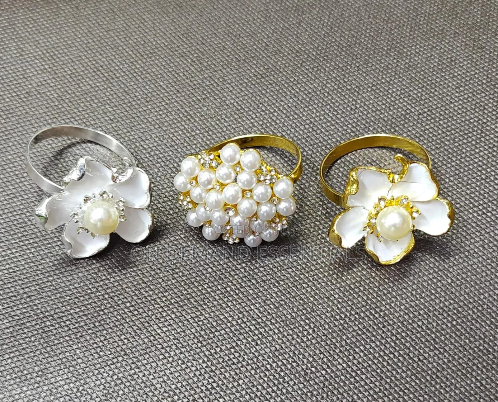 Luxurious Napkin Rings Available in 3 Designs 6pcs