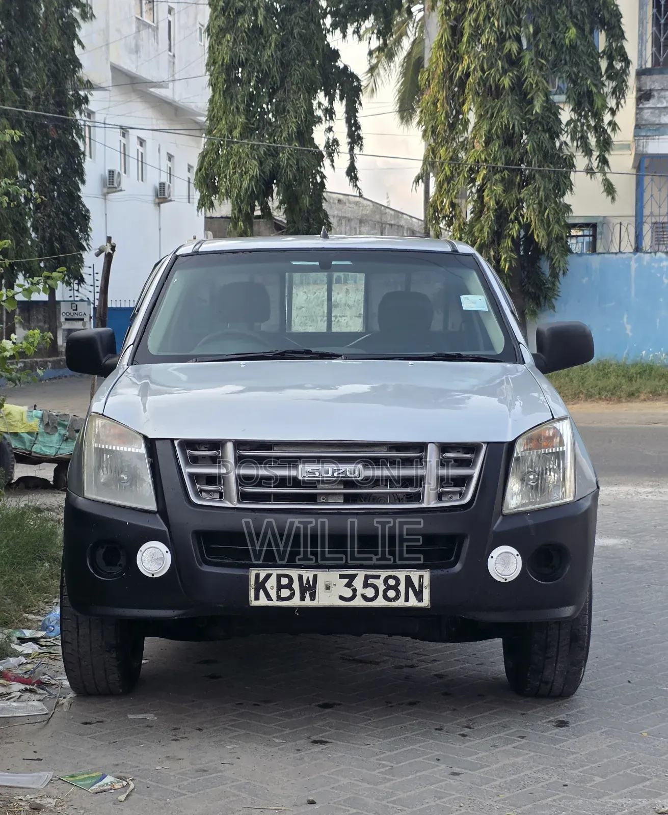 Isuzu D-MAX 2010 Silver