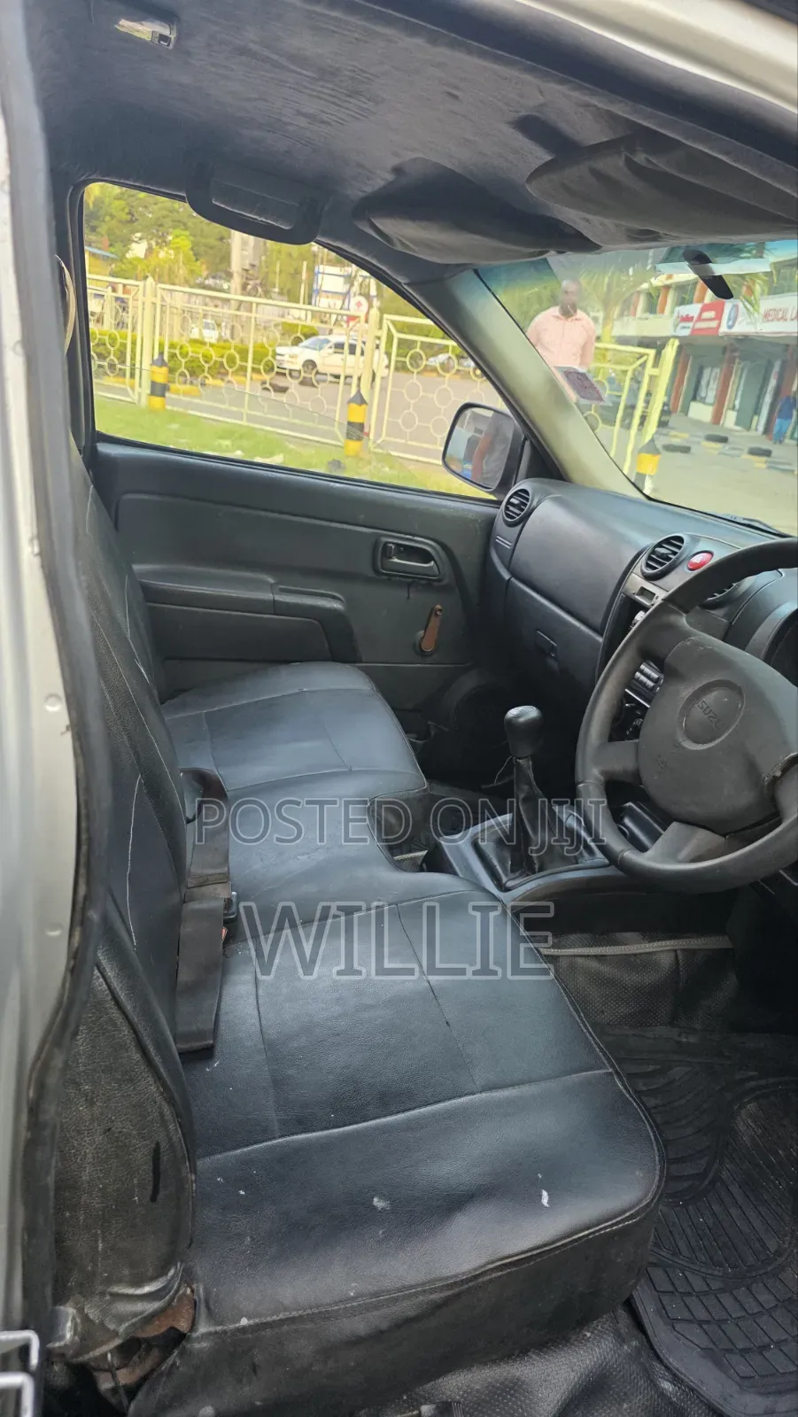 Isuzu D-MAX 2010 Silver