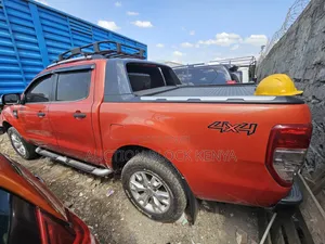 Ford Ranger 2015 Orange