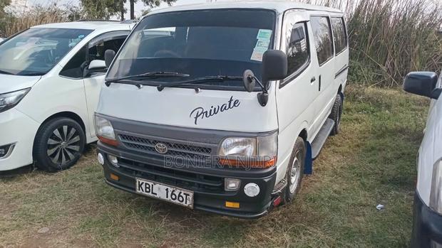 Toyota HiAce 2003 White - thumbnail 3