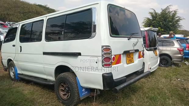 Toyota HiAce 2003 White - thumbnail 4