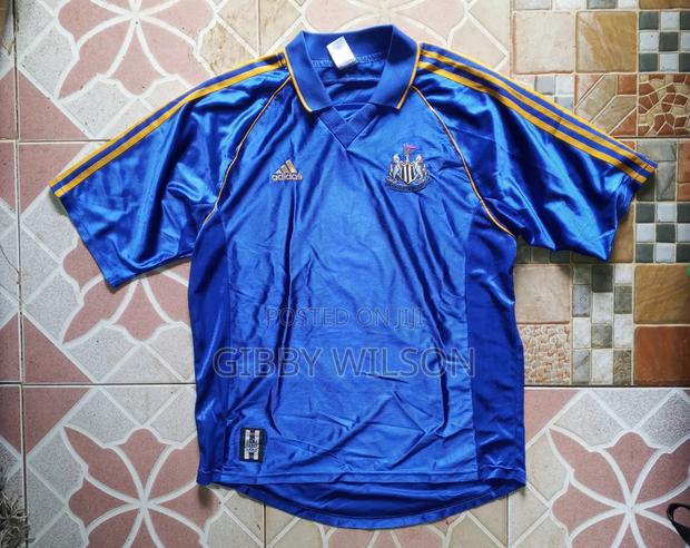 Newcastle 1998/1999 Away - main view