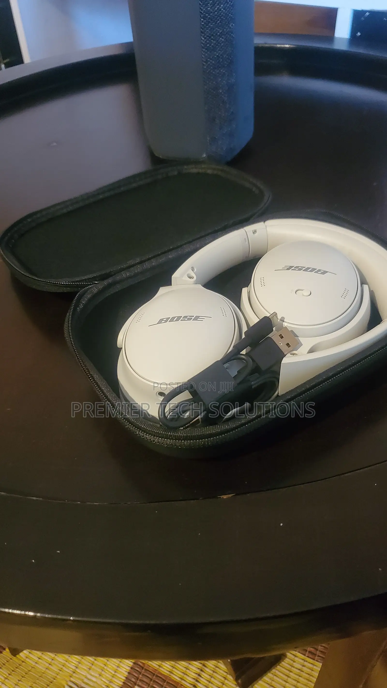 Bose QuietComfort 45 Noise Canceling Bluetooth Headphones-White Smoke)