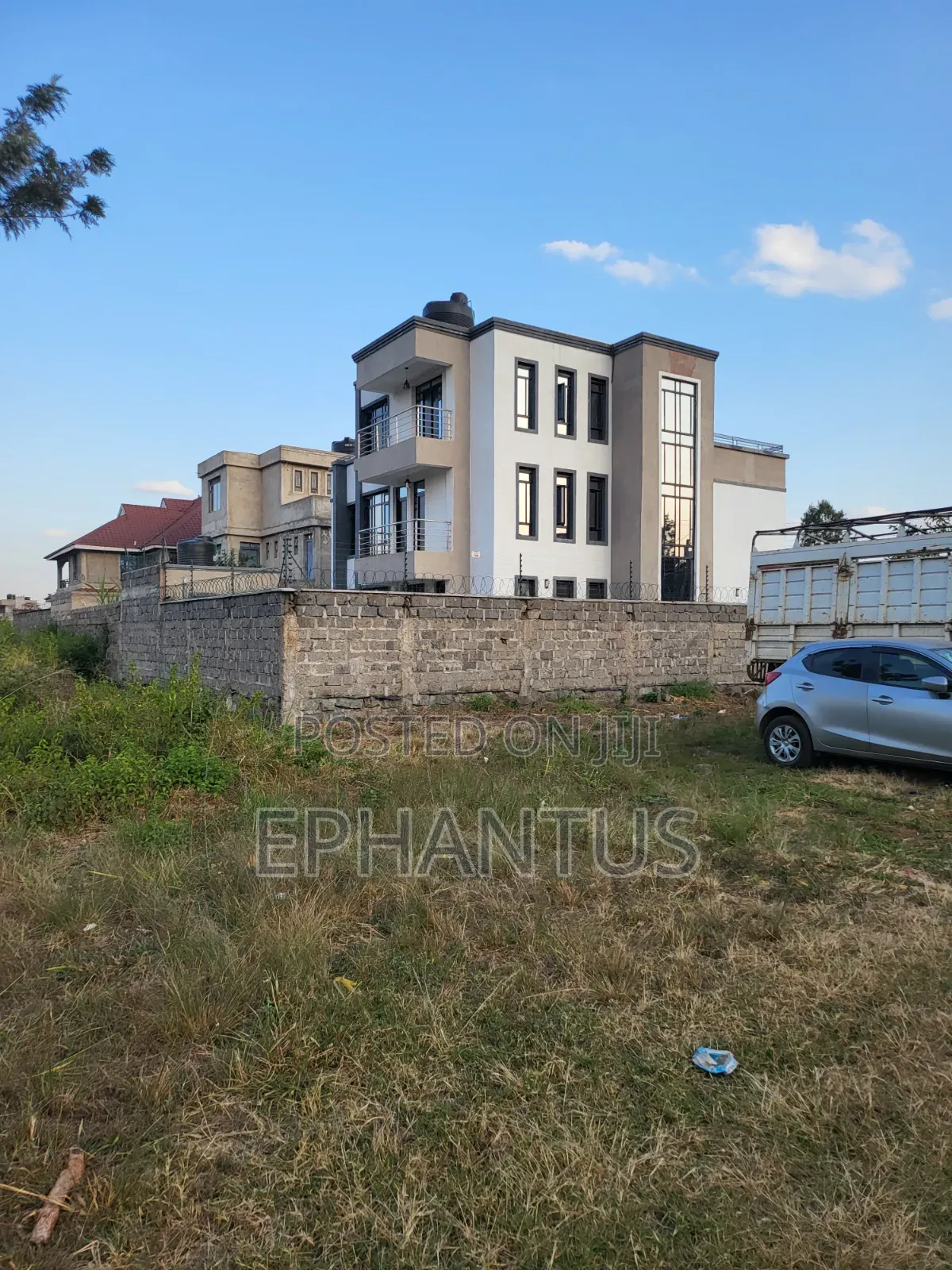 50 by 100 Plot in Croton Kenyatta Road