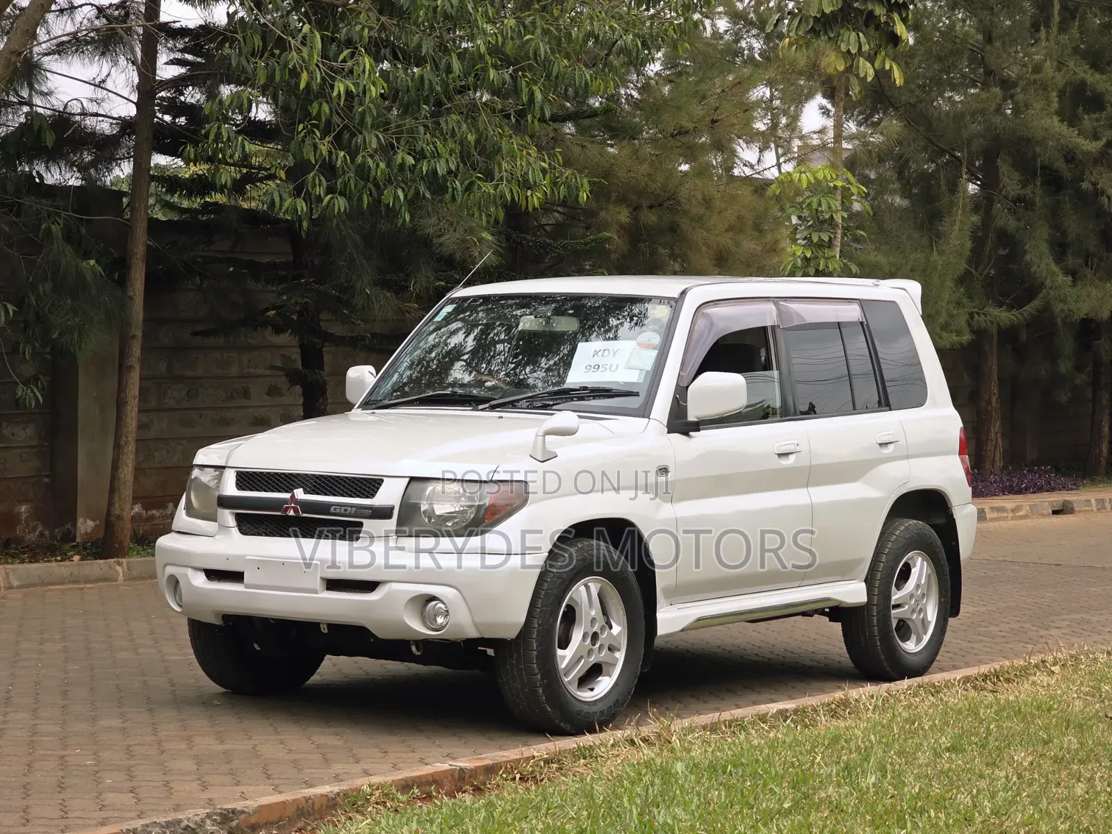 Mitsubishi Pajero IO 2004 White