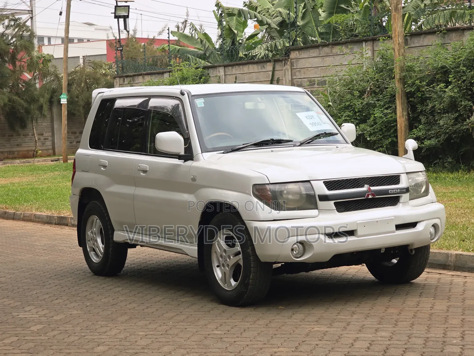 Mitsubishi Pajero IO 2004 White
