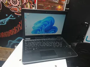 Laptop Dell Latitude E7240 8GB Intel Core i7 SSD 128GB