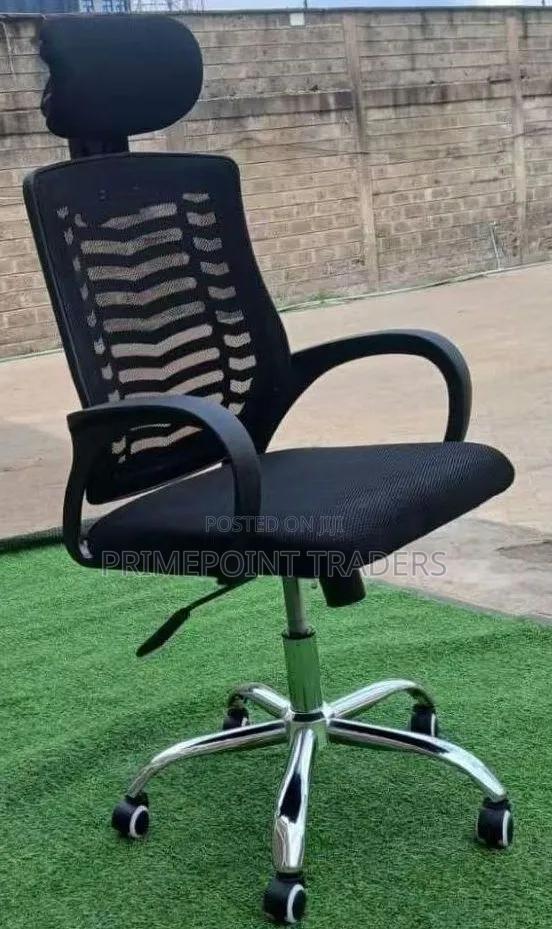 Adjustable Office Chair With Headrest for All-Day Comfort