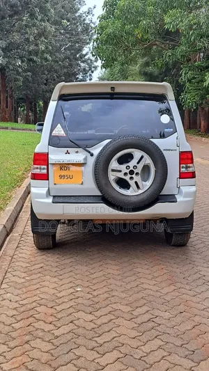 Mitsubishi Pajero IO 2004 White