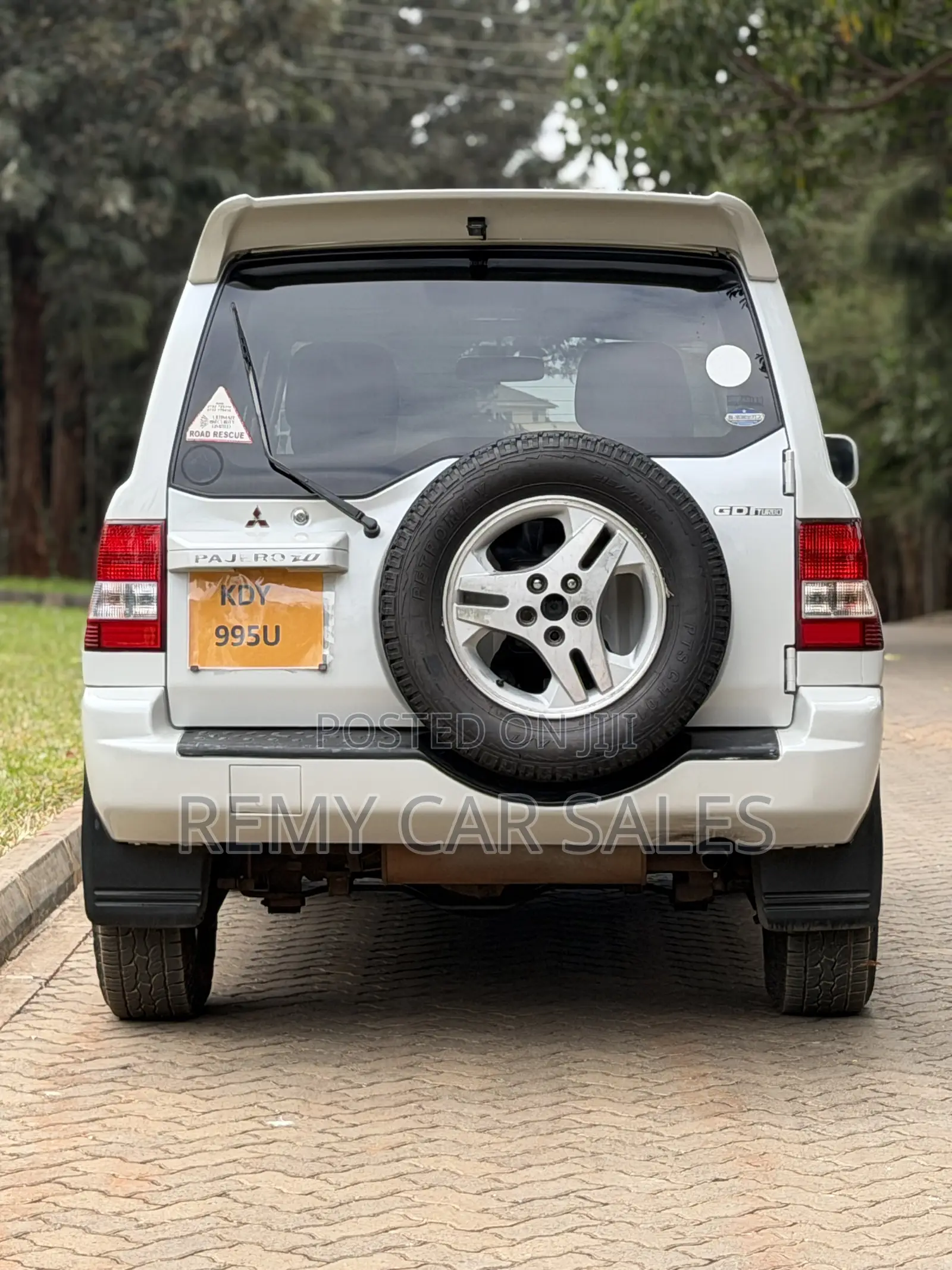 Mitsubishi Pajero 2004 White