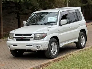 Mitsubishi Pajero 2004 White