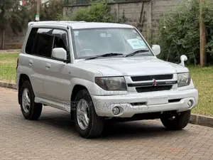 Mitsubishi Pajero 2004 White