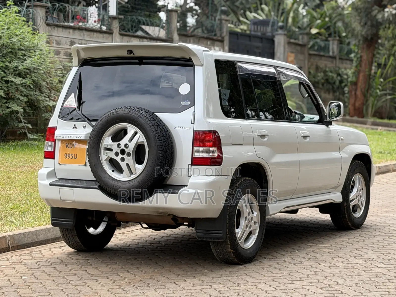 Mitsubishi Pajero 2004 White