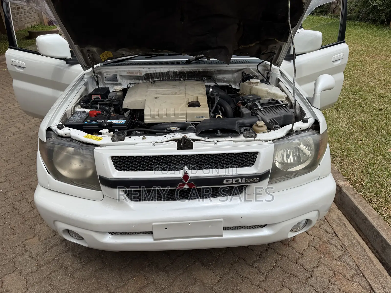 Mitsubishi Pajero 2004 White