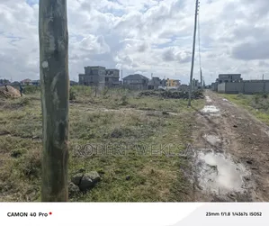 Plot at Kangundo Rd 50Miter of the Tarmac 100*100