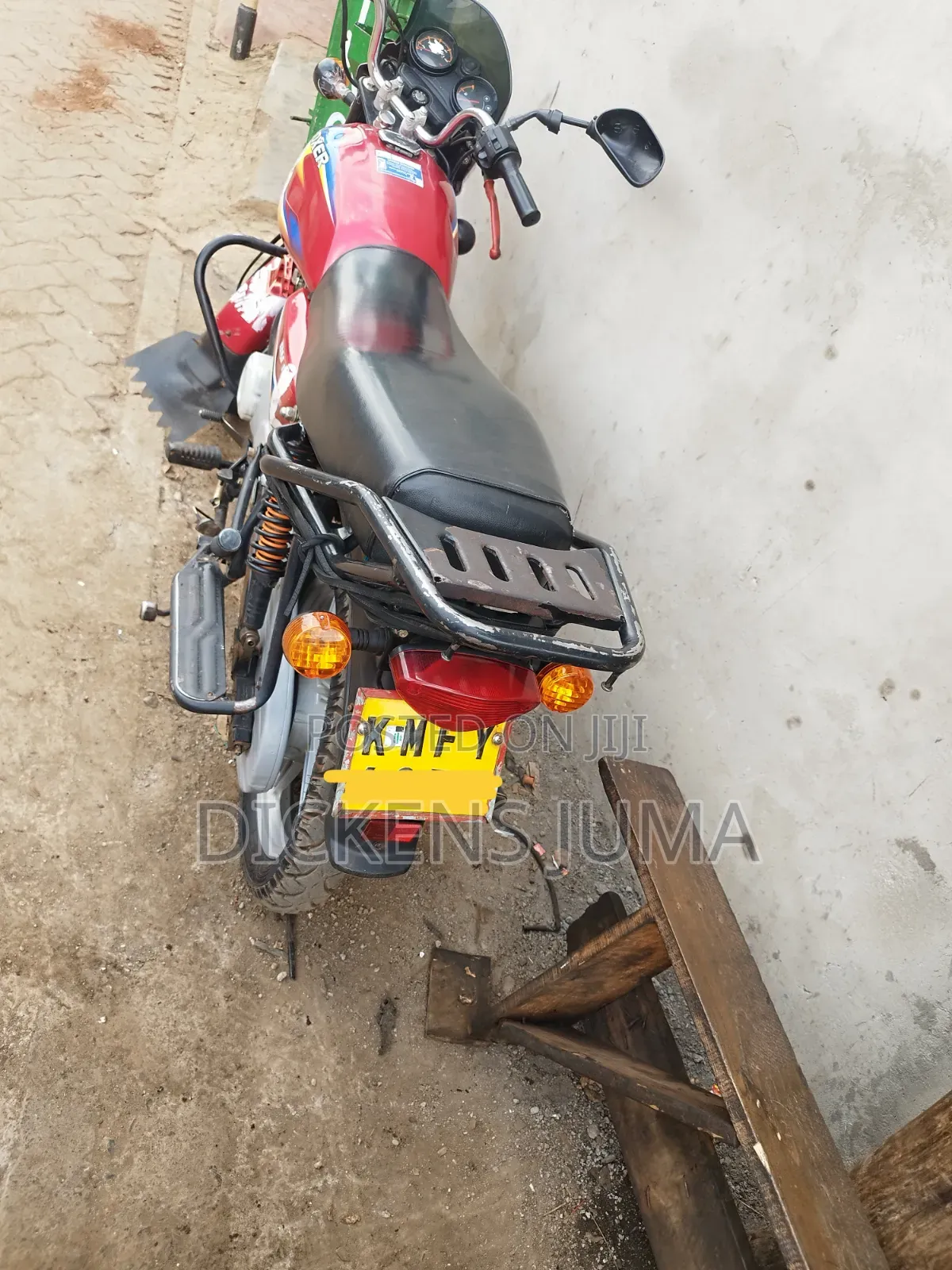 Bajaj Boxer 2022 Red