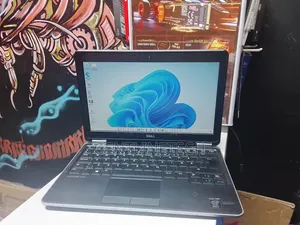 Laptop Dell Latitude E7240 8GB Intel Core i7 SSD 128GB