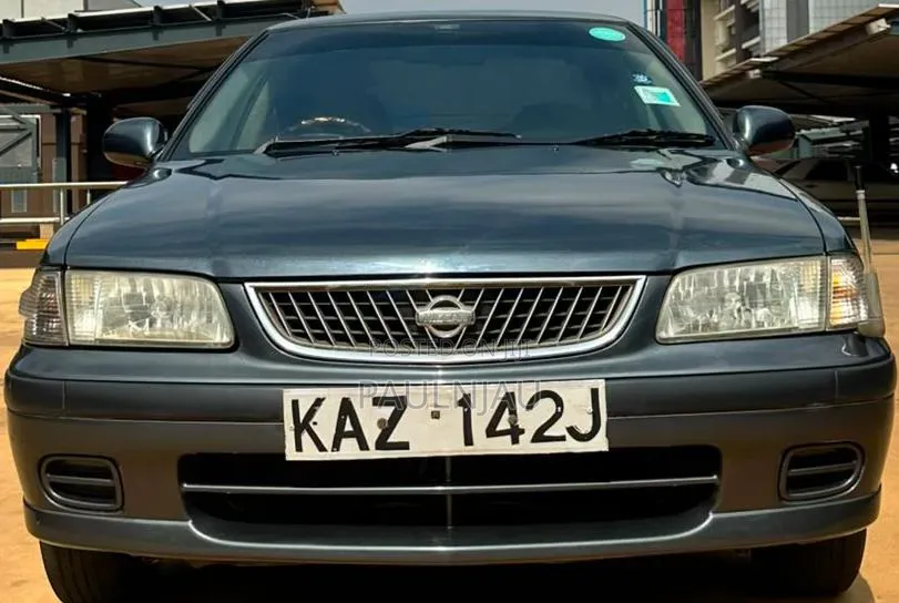 Nissan FB15 2000