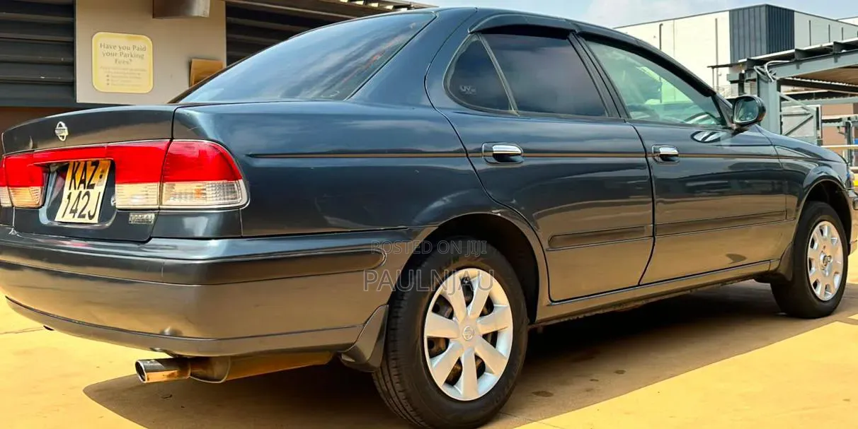 Nissan FB15 2000