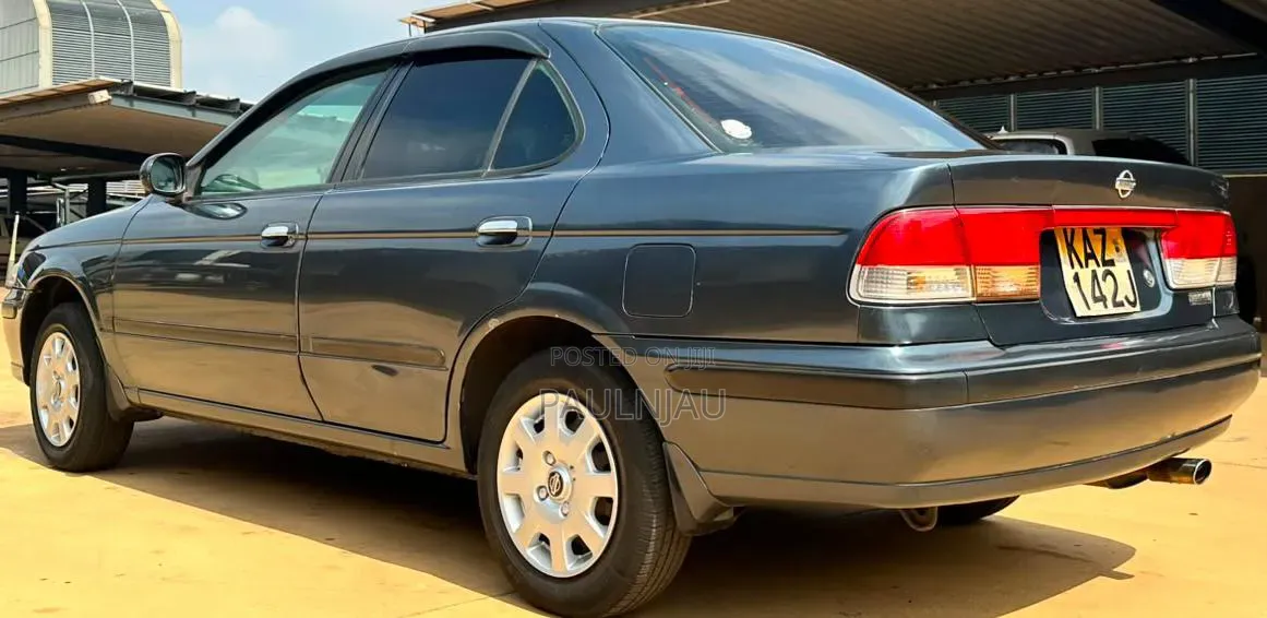 Nissan FB15 2000