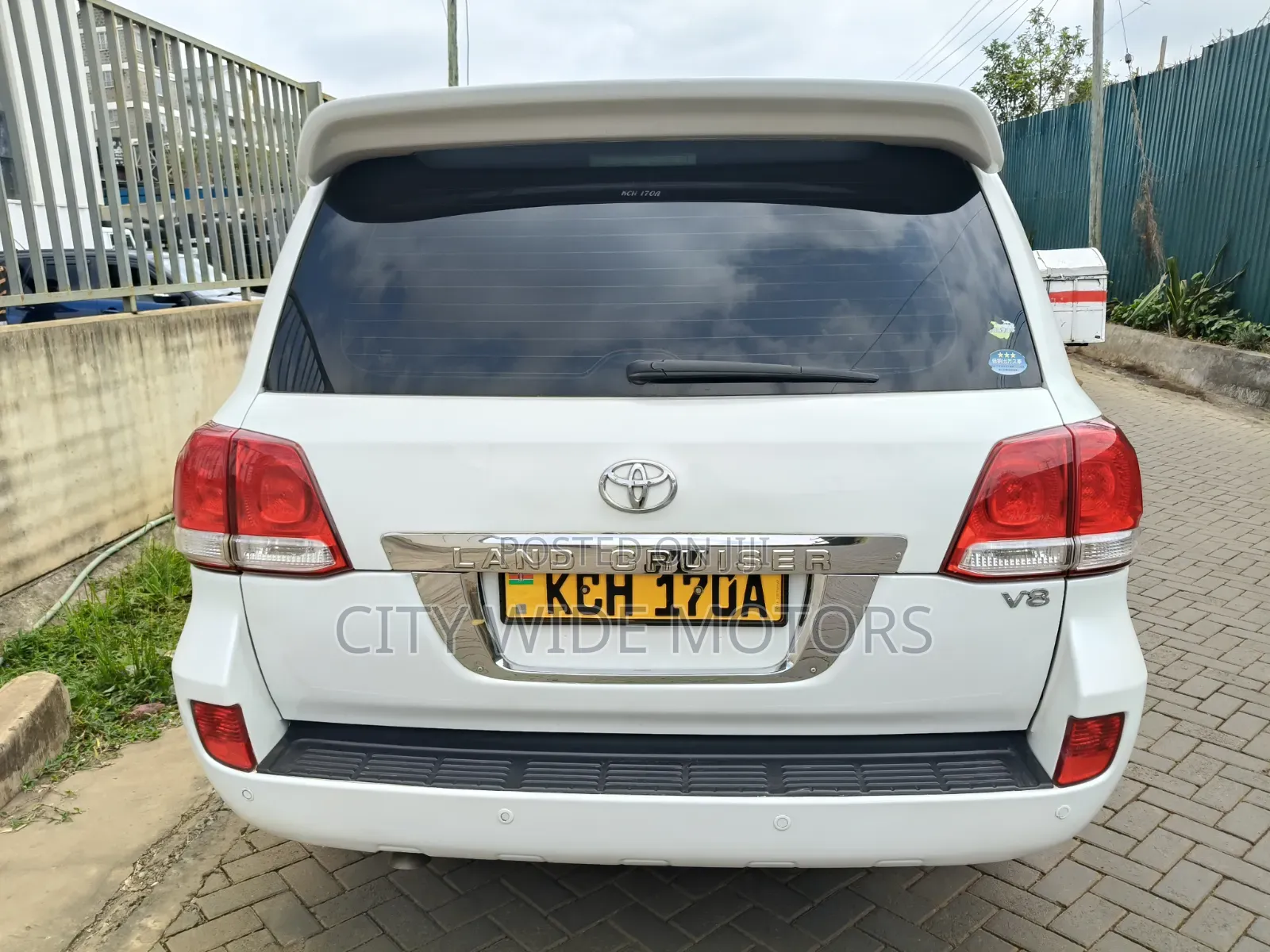Toyota Land Cruiser 4.6 V8 ZX 2009 White