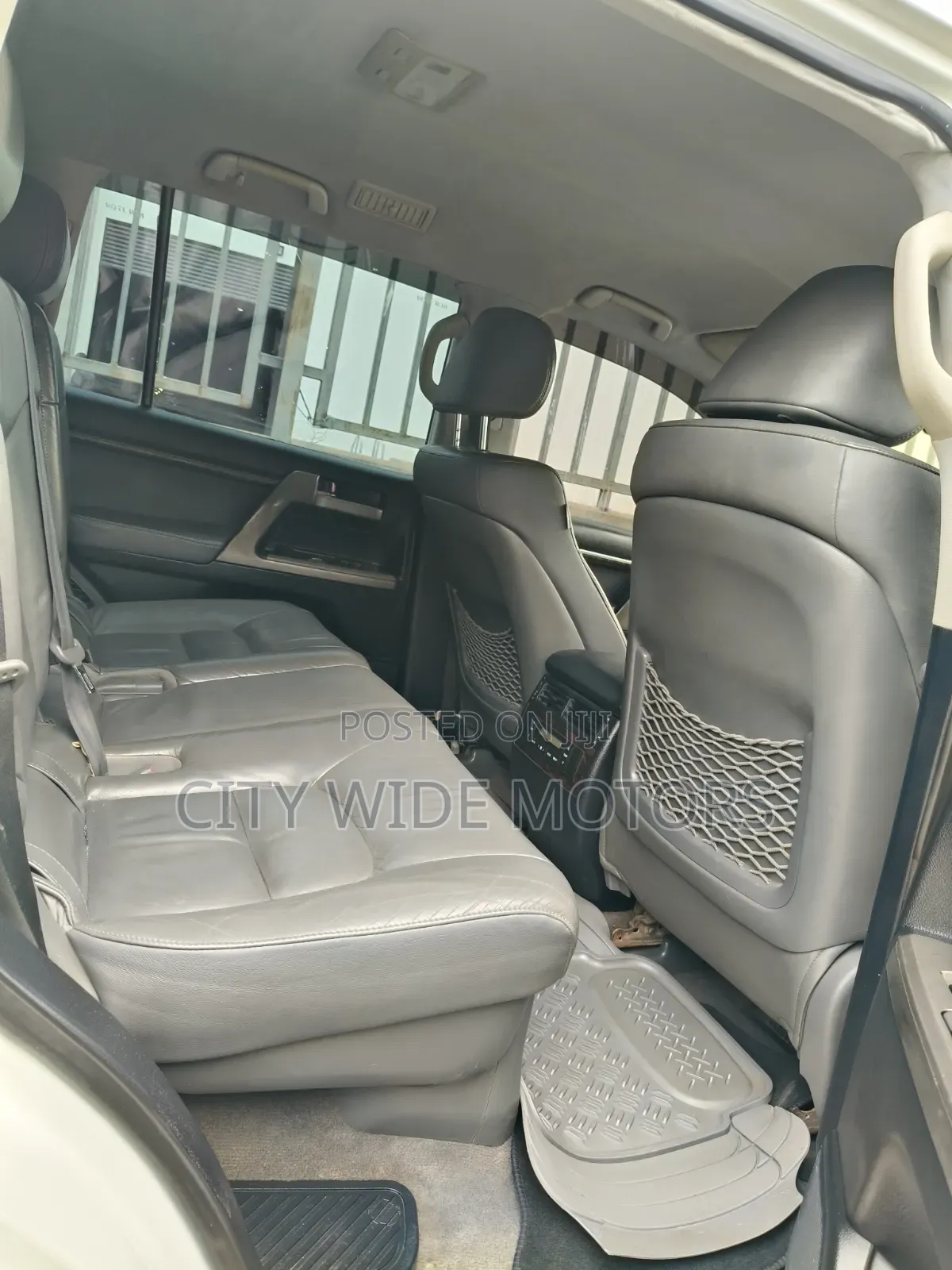 Toyota Land Cruiser 4.6 V8 ZX 2009 White