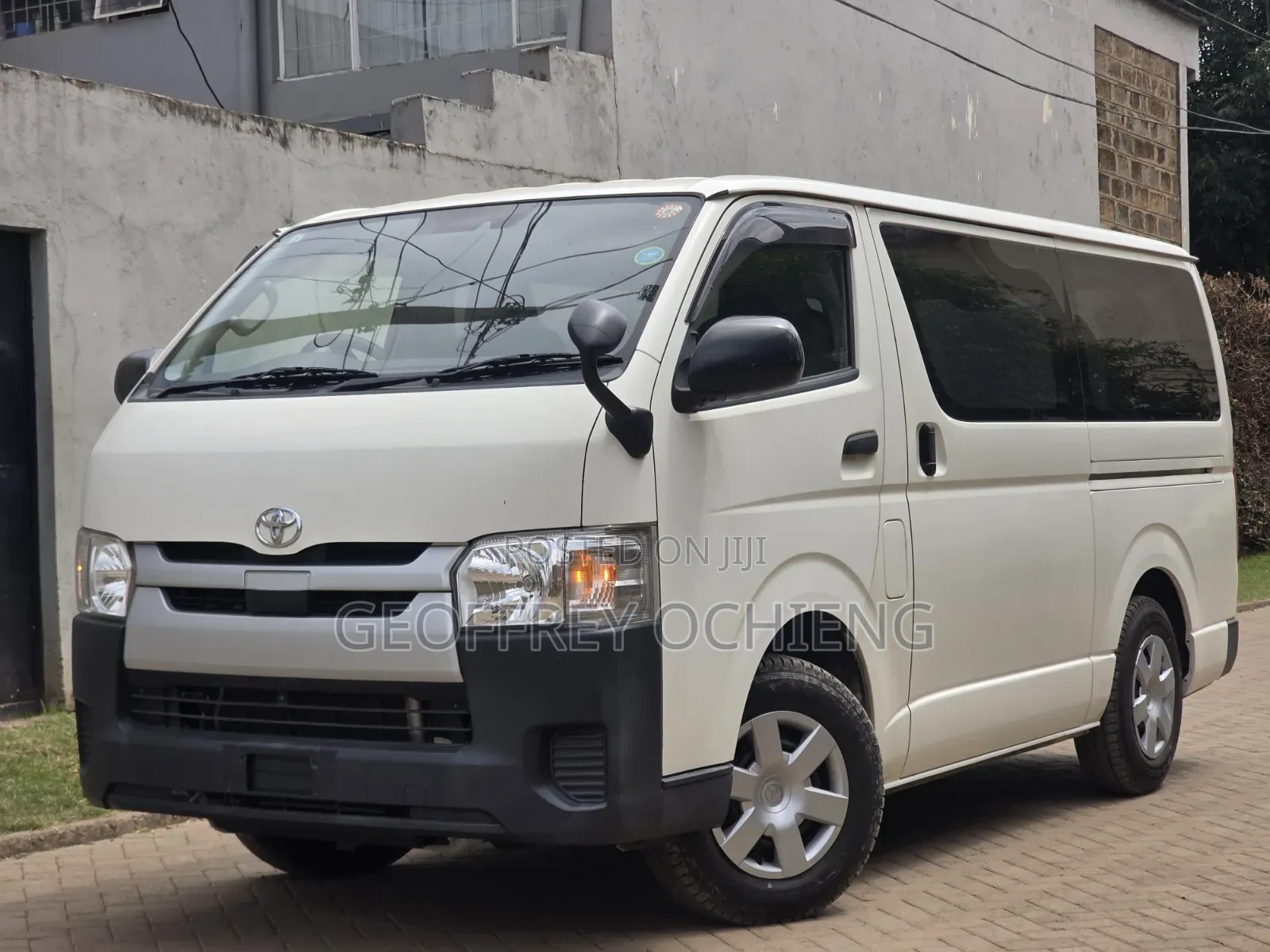 Toyota HiAce 2019 White