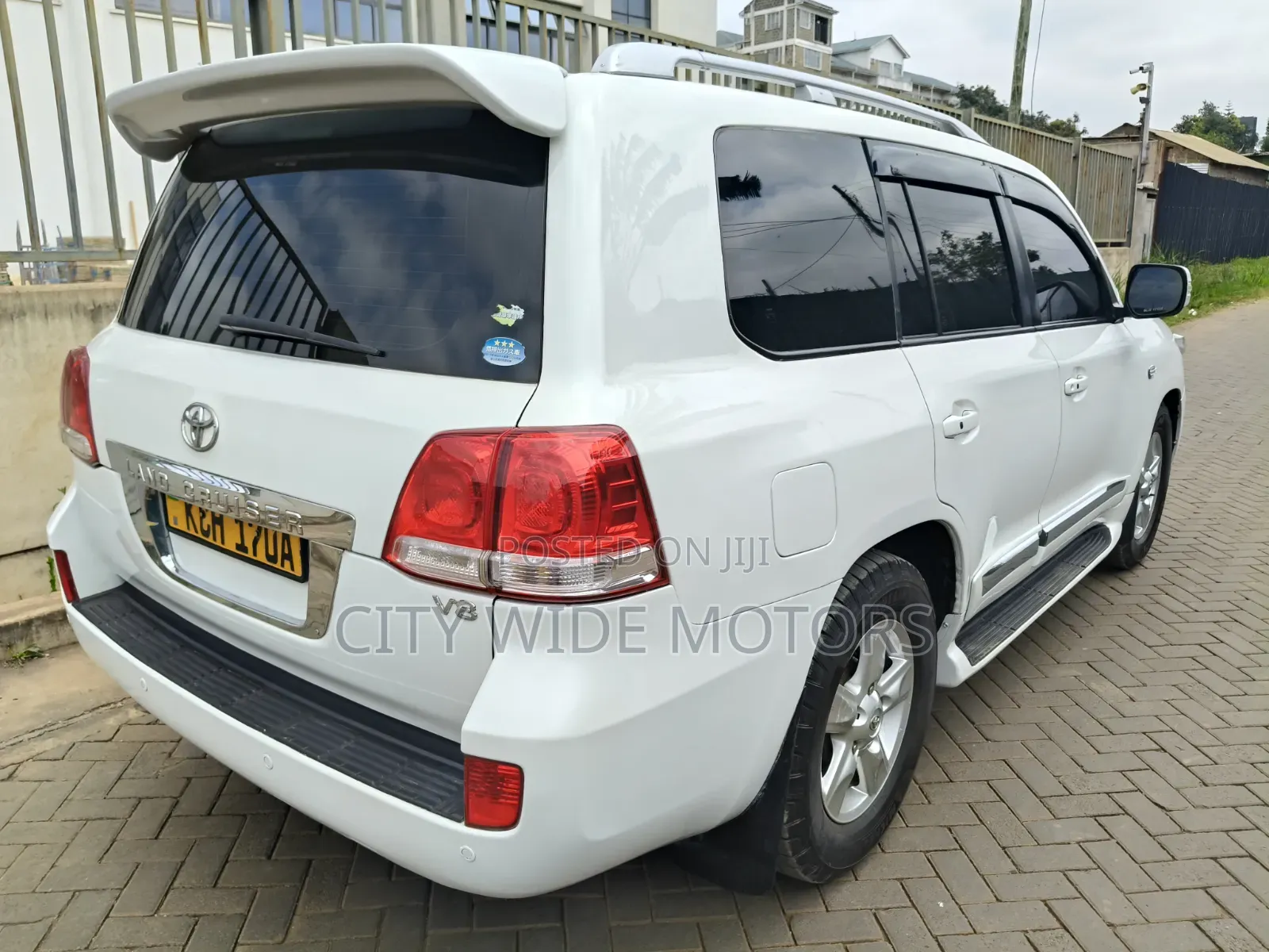 Toyota Land Cruiser 4.6 V8 ZX 2009 White