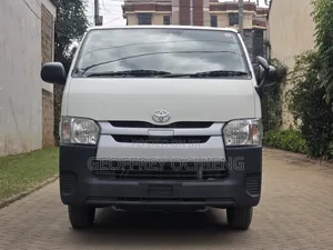 Toyota HiAce 2019 White