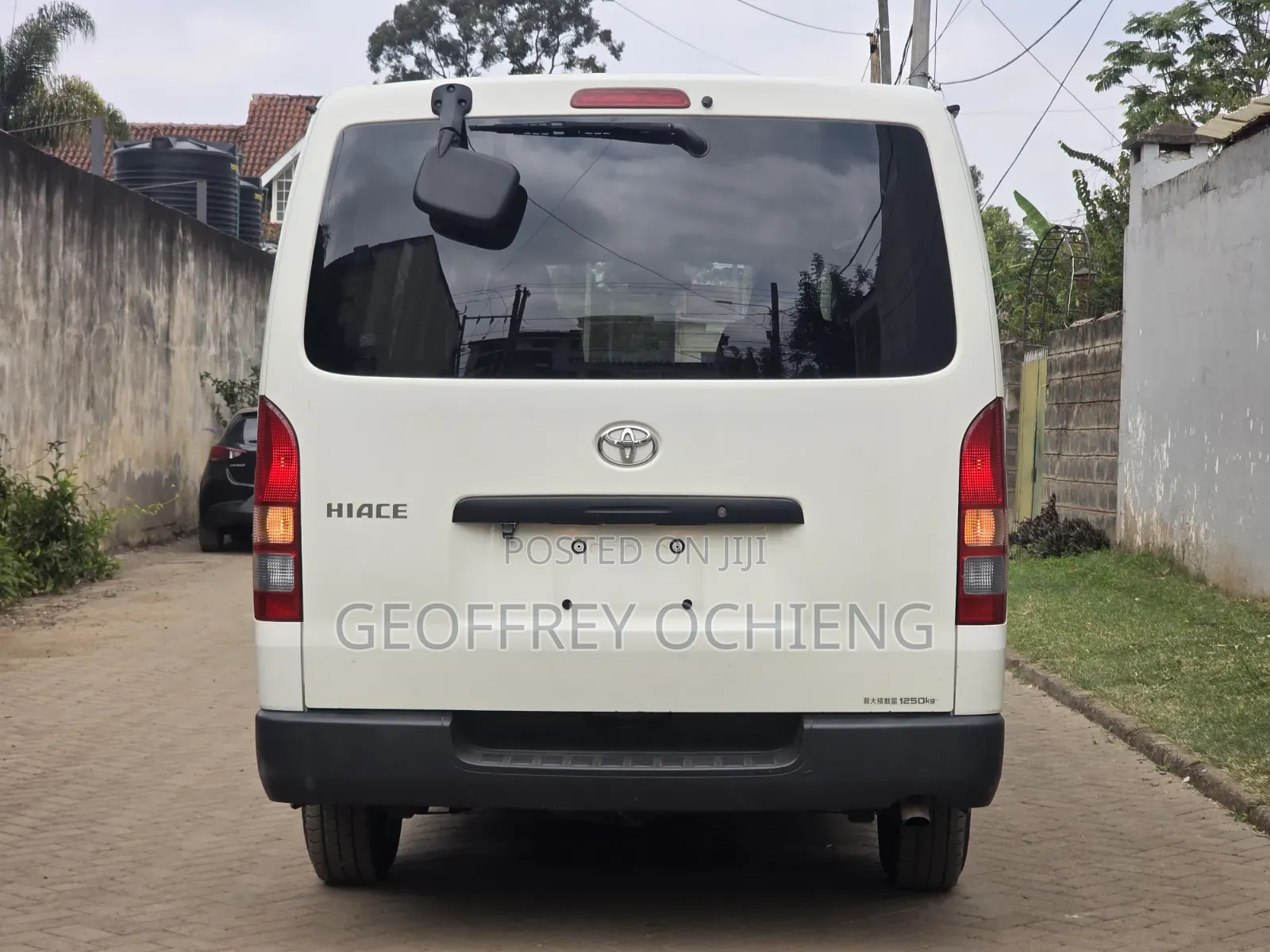 Toyota HiAce 2019 White