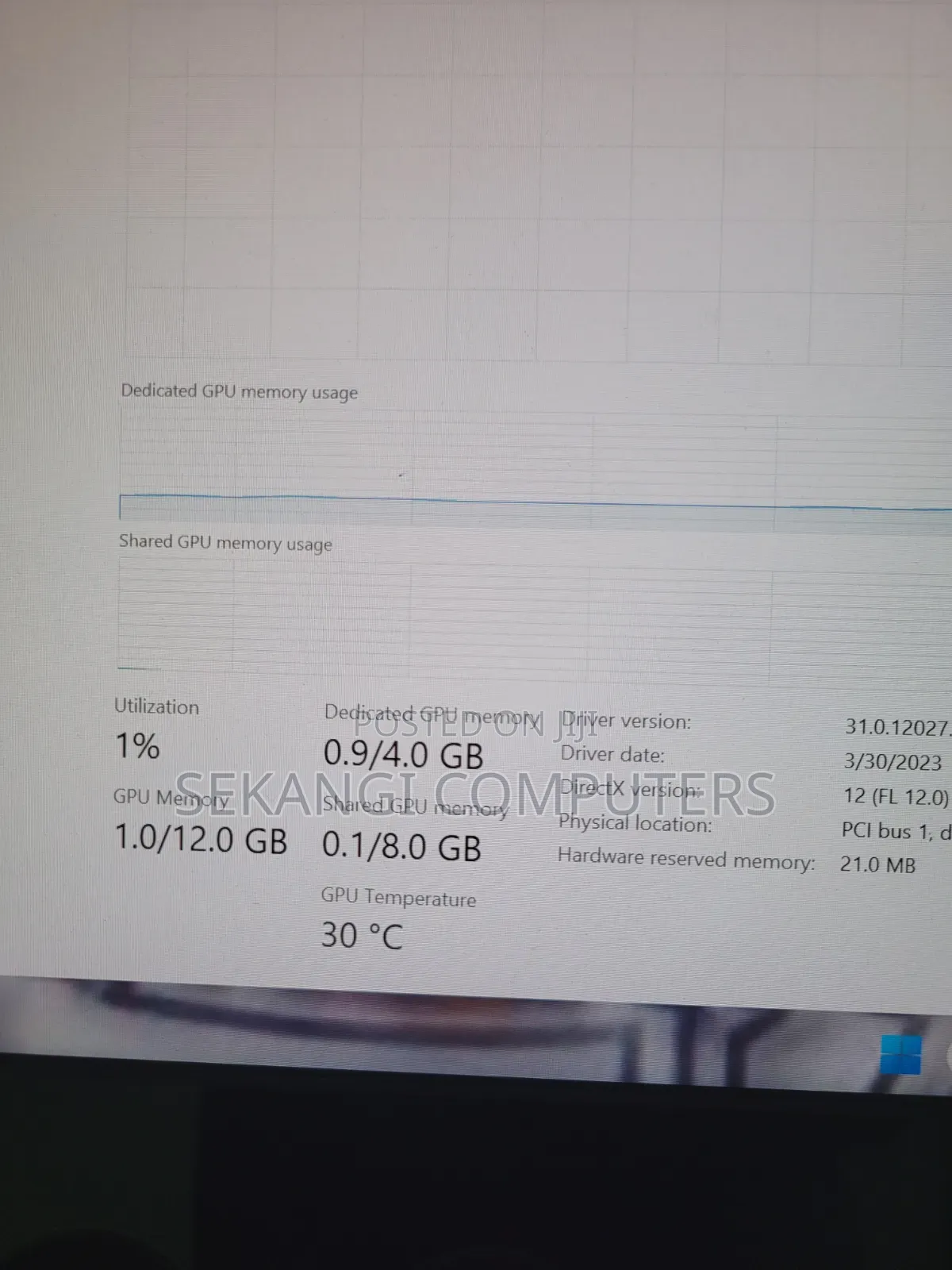 Desktop Computer Dell Inspiron 27 All-in-One 16GB Intel Xeon SSD 512GB