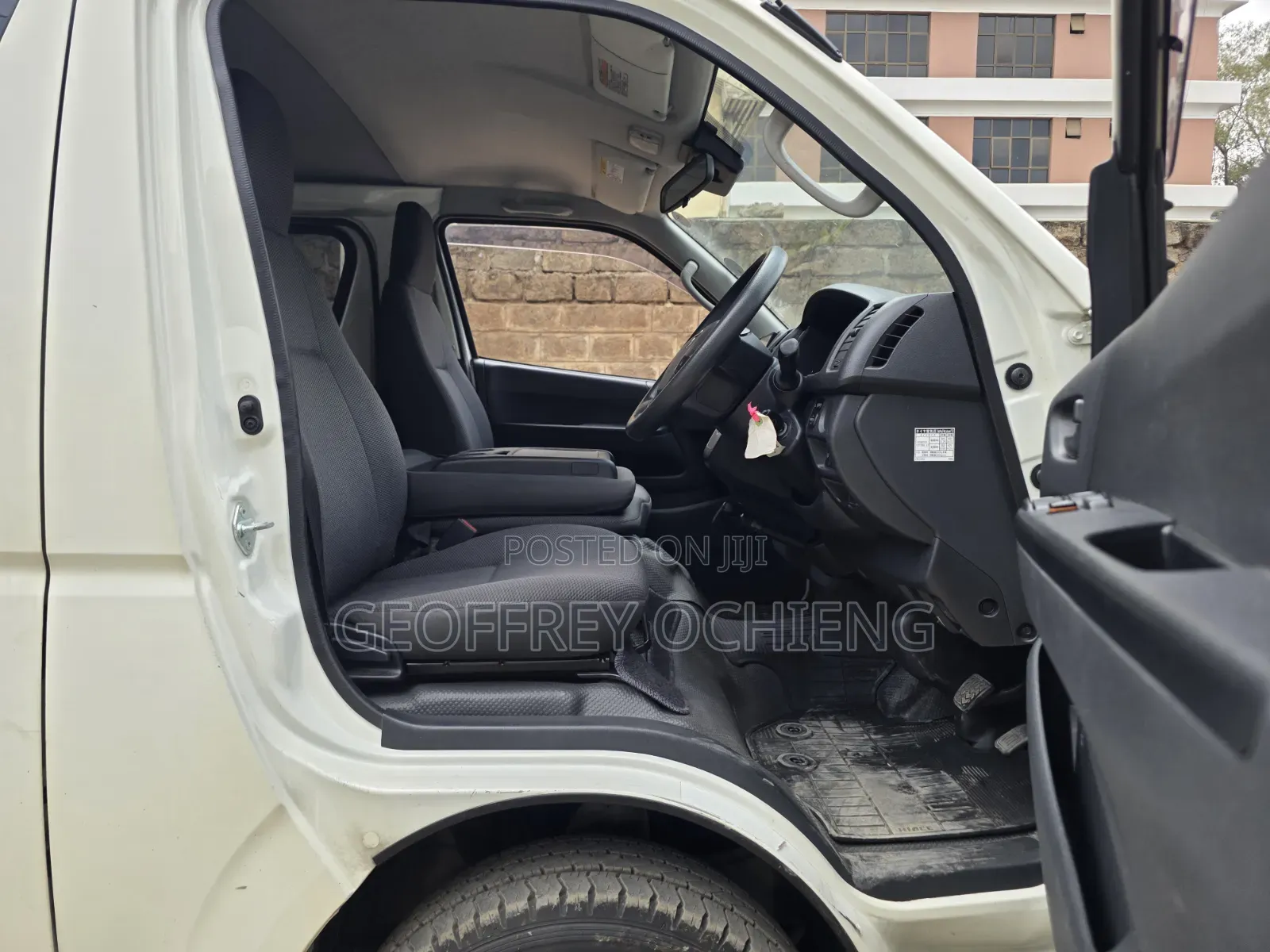 Toyota HiAce 2019 White