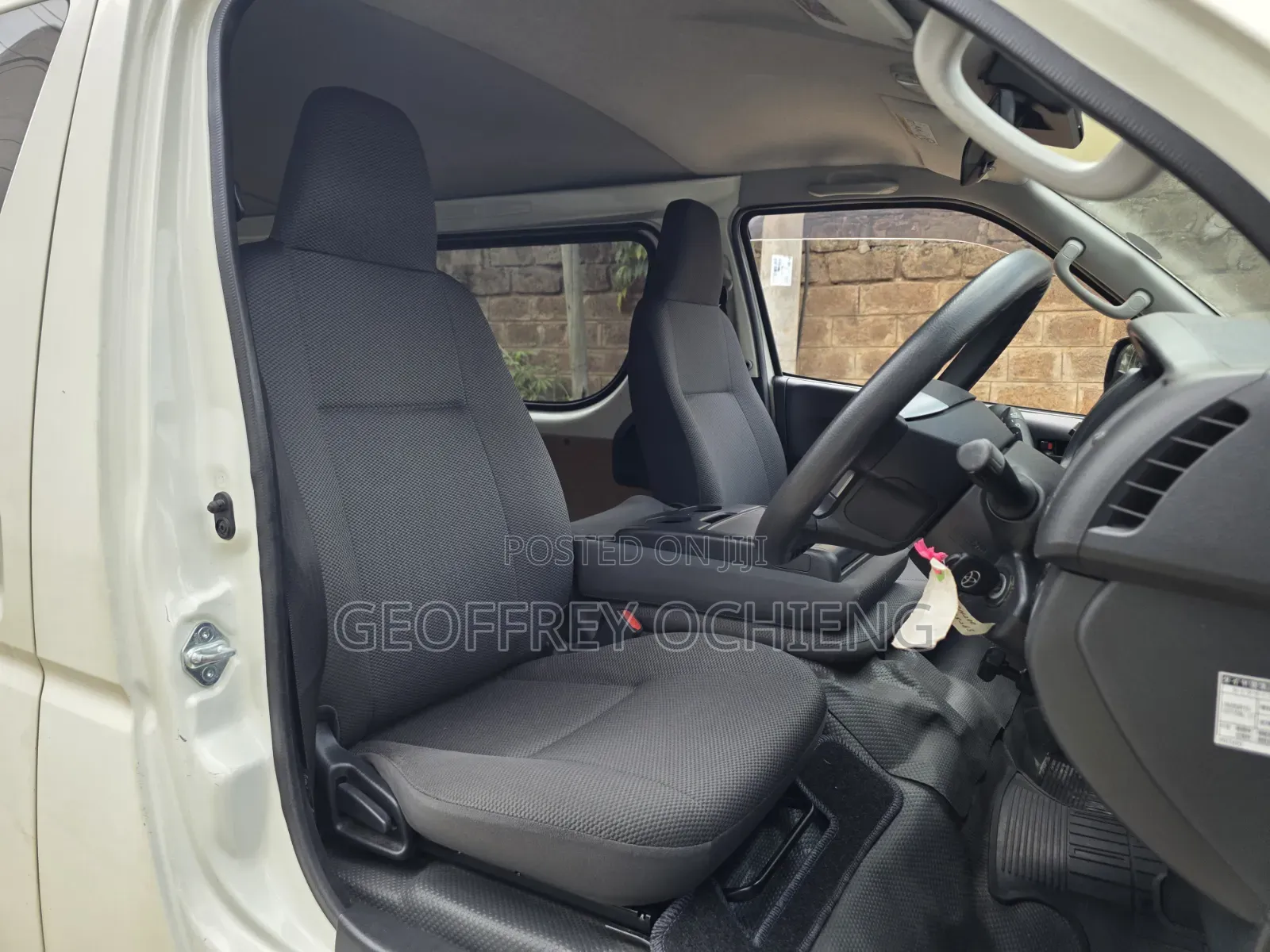 Toyota HiAce 2019 White