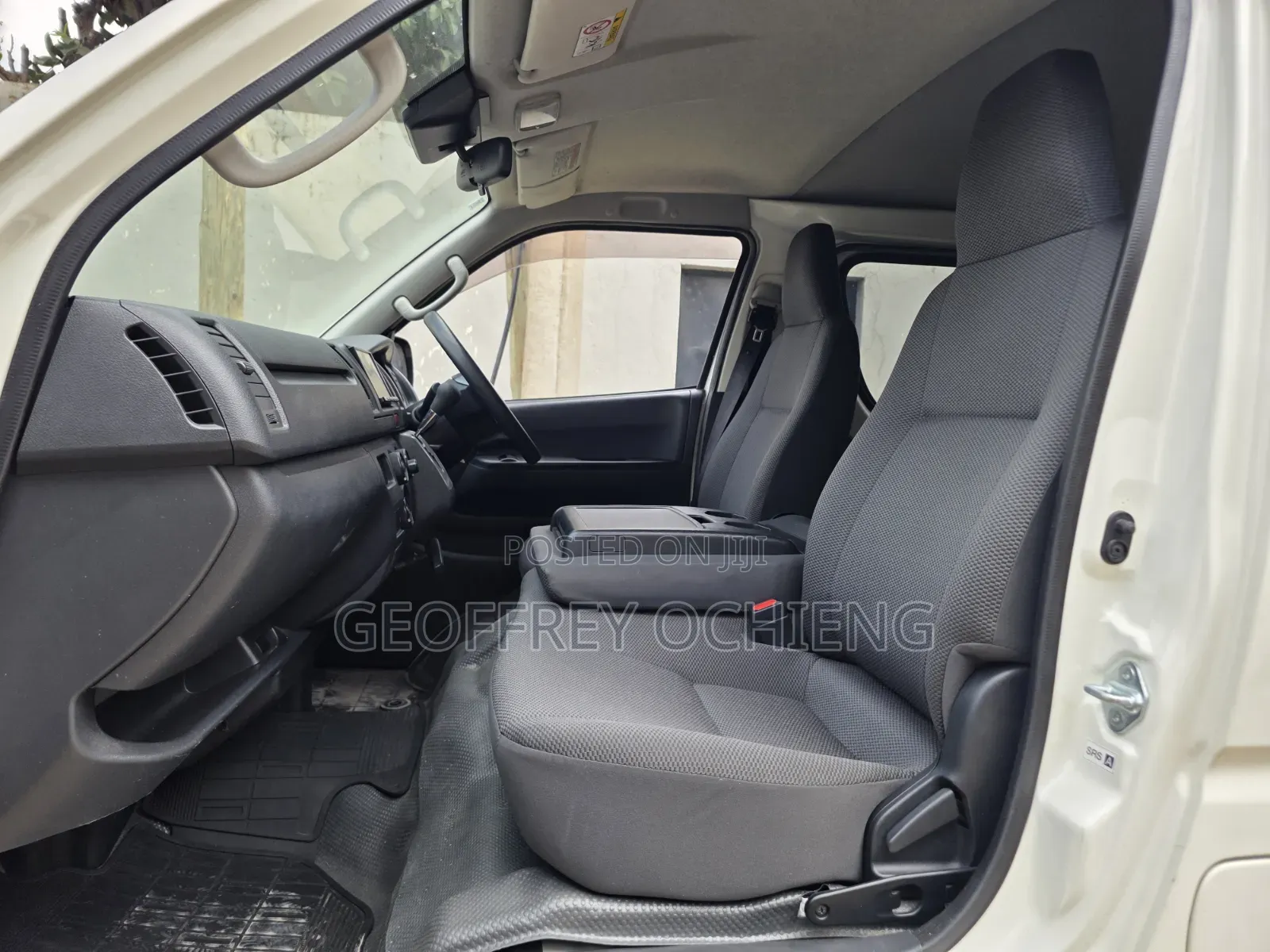 Toyota HiAce 2019 White