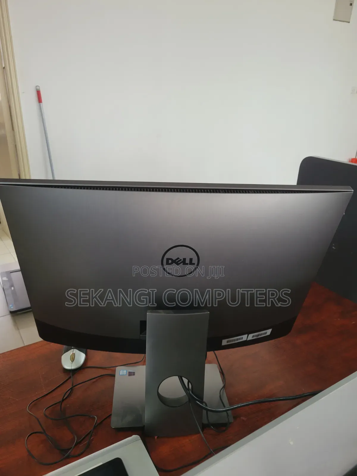 Desktop Computer Dell Inspiron 27 All-in-One 16GB Intel Xeon SSD 512GB