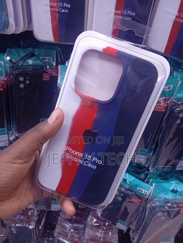 iPhone 15 Pro Soft-Touch, Striking Vertical Color-Block Pattern Cover - thumbnail 2