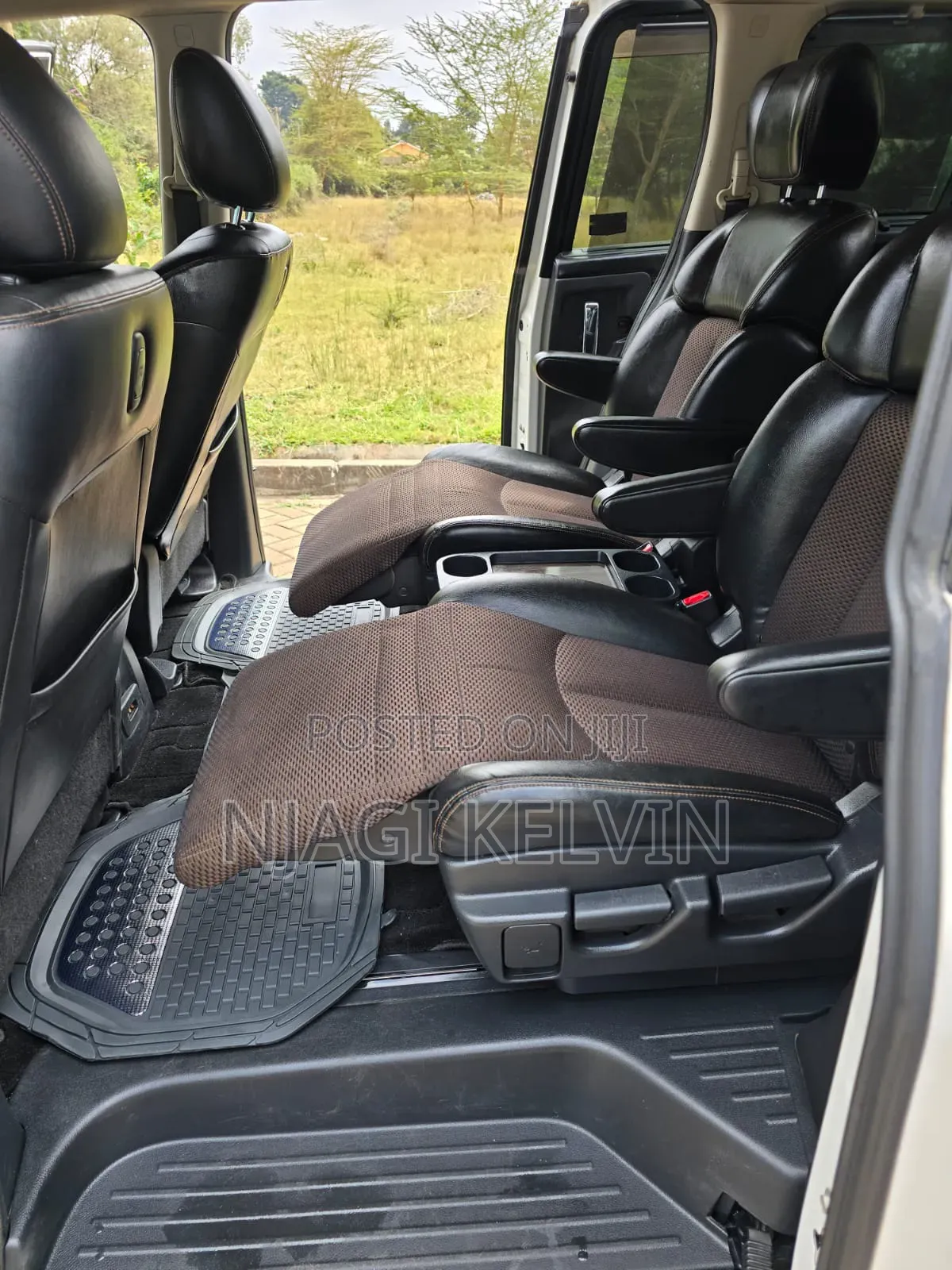 Nissan Elgrand 2011 White