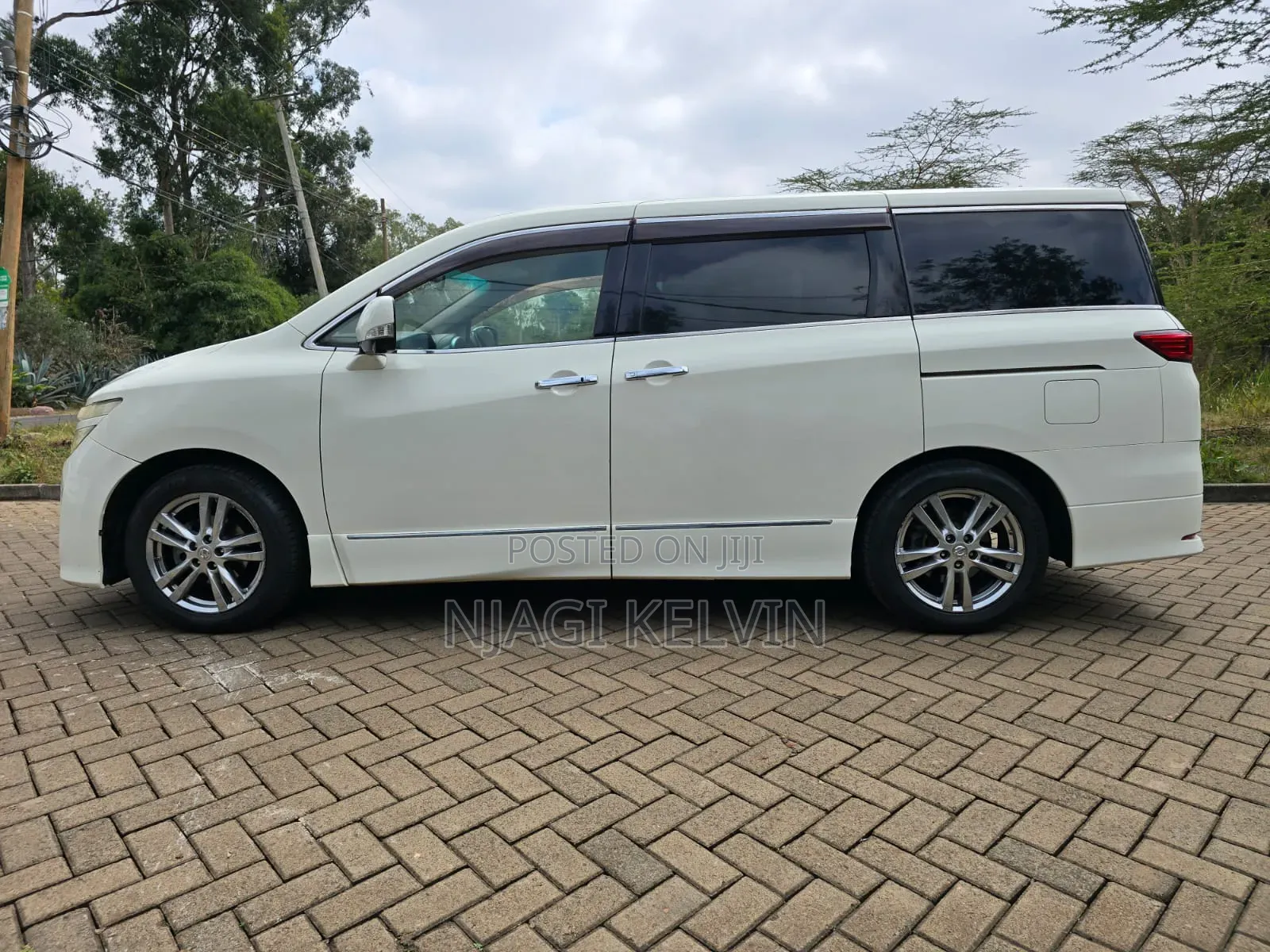 Nissan Elgrand 2011 White