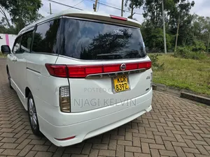 Nissan Elgrand 2011 White