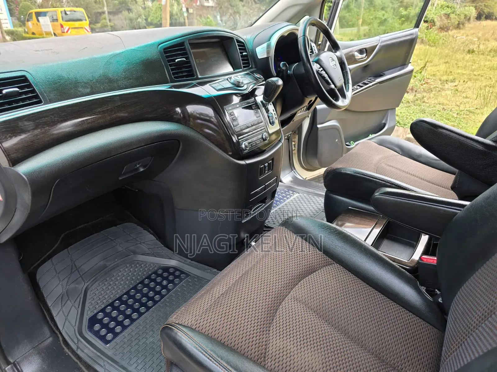 Nissan Elgrand 2011 White