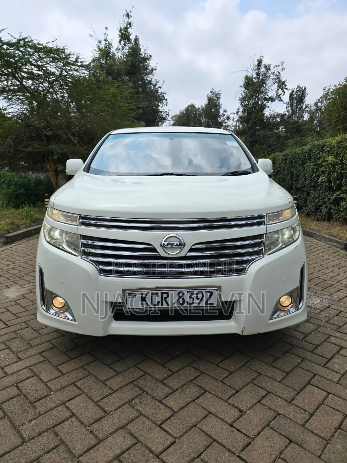Nissan Elgrand 2011 White