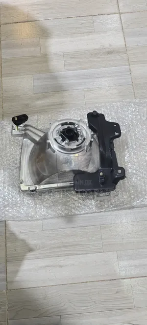 Head Lamp/ Head Light Nissan Hard Body D22 1997- 2000