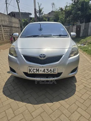 Toyota Belta 2010 Silver