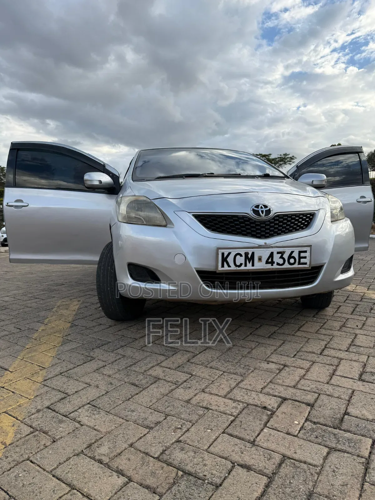 Toyota Belta 2010 Silver
