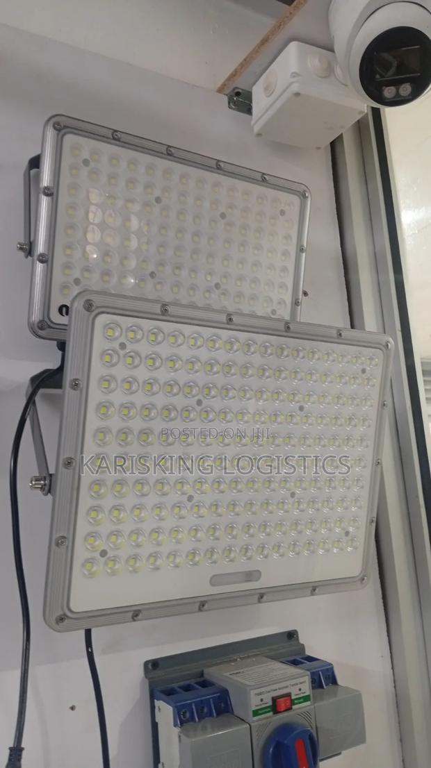 800 Watts Solar Panel Floodlight - thumbnail 2