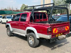 Toyota Hilux 2023 Maroon