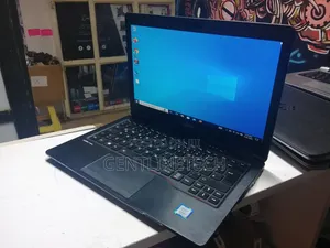 Laptop Fujitsu Lifebook U727 8GB Intel Core i5 SSD 128GB